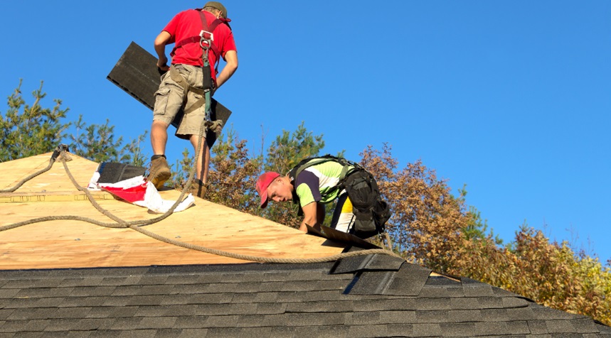 Roofers Ensure Safety